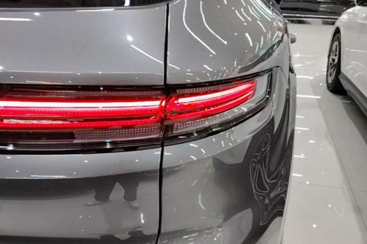 Used Porsche Cayenne 2024 Cayenne 3.0T Right Rear Taillight
