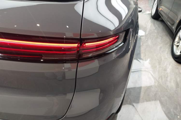 Used Porsche Cayenne 2024 Cayenne 3.0T Right Rear Taillight