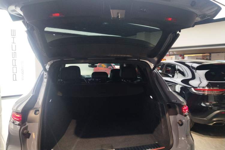 Used Porsche Cayenne 2024 Cayenne 3.0T Trunk