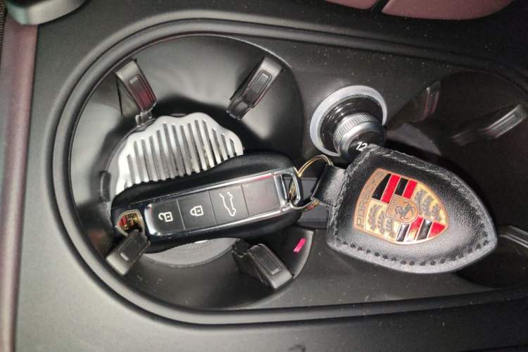 Used Porsche Cayenne 2024 Cayenne 3.0T Vehicle Key
