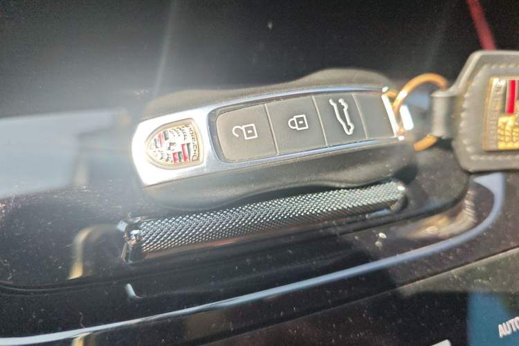 Used Porsche Cayenne 2024 Cayenne 3.0T Vehicle Key