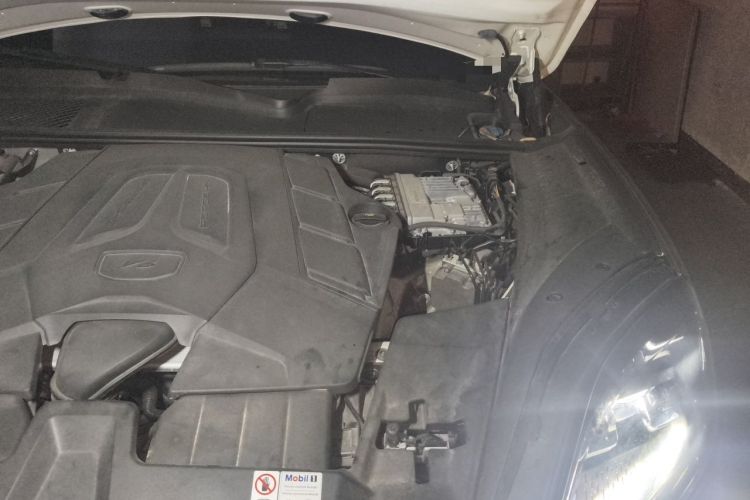Used Porsche Cayenne 2024 Cayenne 3.0T Engine Bay Left