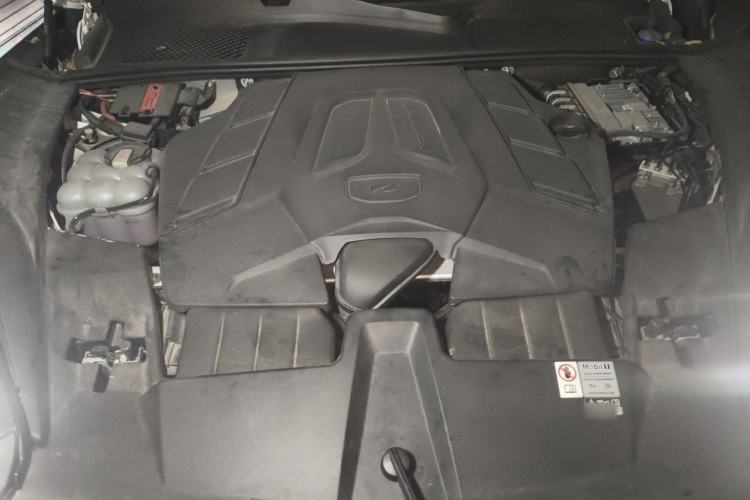 Used Porsche Cayenne 2024 Cayenne 3.0T Engine Bay