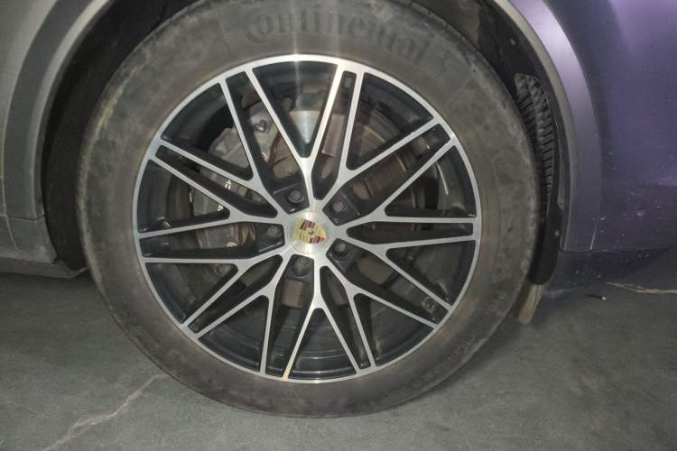 Used Porsche Cayenne 2024 Cayenne 3.0T Right Front Wheel Hub