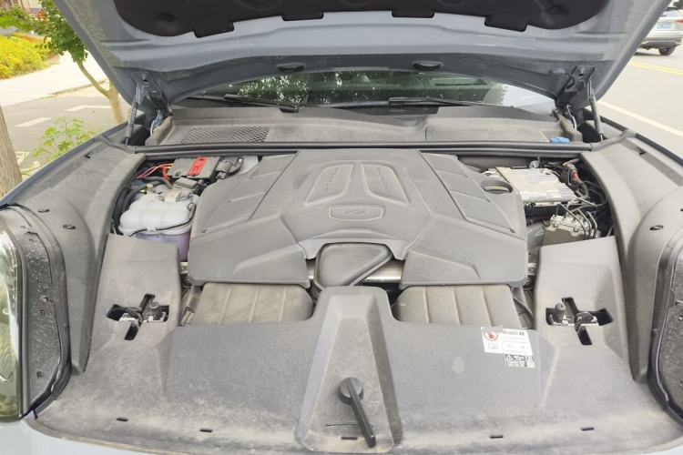 Used Porsche Cayenne 2024 Cayenne 3.0T Engine Bay