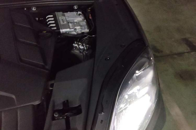 Used Porsche Cayenne 2024 Cayenne 3.0T Engine Bay Left