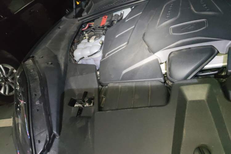 Used Porsche Cayenne 2024 Cayenne 3.0T Engine Bay Right