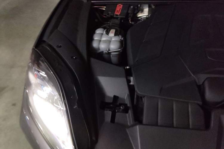 Used Porsche Cayenne 2024 Cayenne 3.0T Engine Bay Right