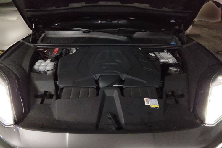 Used Porsche Cayenne 2024 Cayenne 3.0T Engine Bay