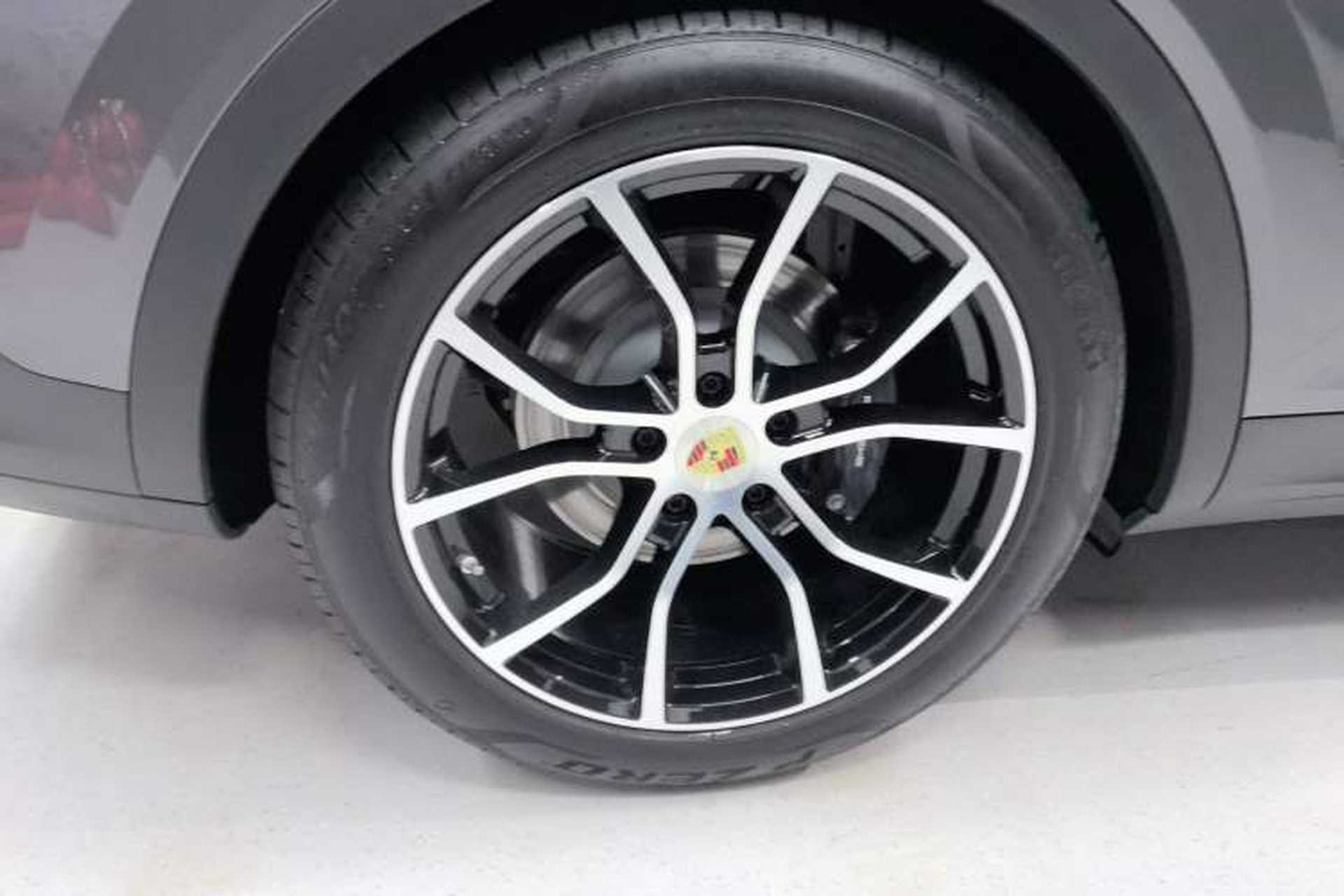 Used Porsche Cayenne 2024 Cayenne 3.0T Exterior 8