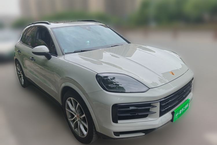 Used Porsche Cayenne 2024 Cayenne 3.0T Front Right 45 Deg