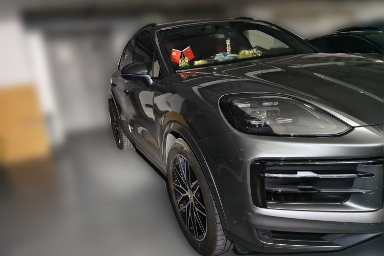 Used Porsche Cayenne 2024 Cayenne 3.0T Front Right 45 Deg