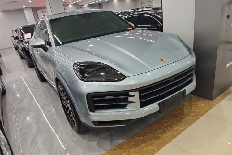 Used Porsche Cayenne 2024 Cayenne 3.0T Front Right 45 Deg