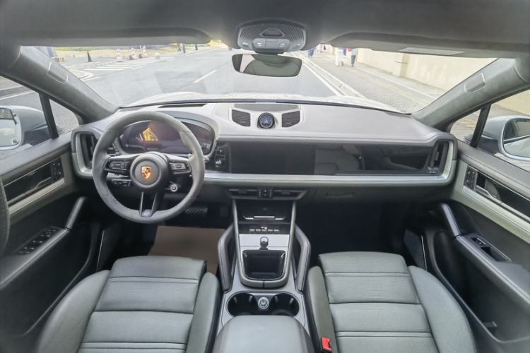 Used Porsche Cayenne 2024 Cayenne Coupé 3.0T Interior 1