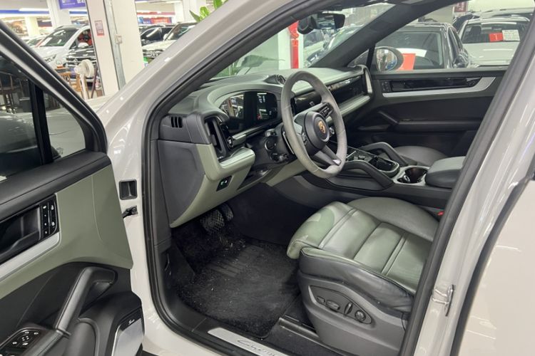 Used Porsche Cayenne 2024 Cayenne Coupé 3.0T Interior 2