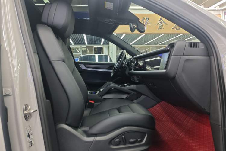 Used Porsche Cayenne 2024 Cayenne 3.0T Interior 3