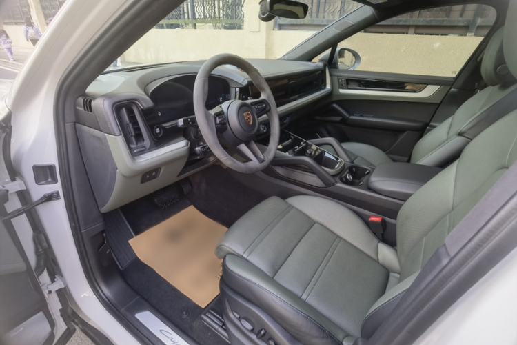 Used Porsche Cayenne 2024 Cayenne Coupé 3.0T Interior 3