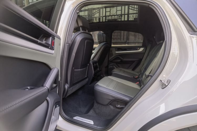 Used Porsche Cayenne 2024 Cayenne Coupé 3.0T Interior 4