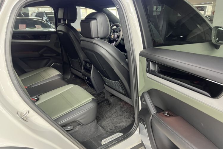 Used Porsche Cayenne 2024 Cayenne Coupé 3.0T Interior 6