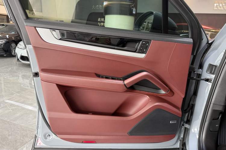 Used Porsche Cayenne 2024 Cayenne 3.0T Interior 9