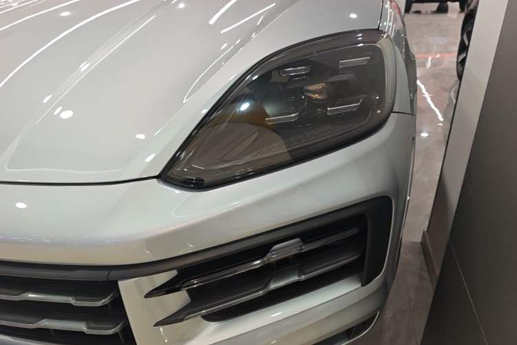 Used Porsche Cayenne 2024 Cayenne 3.0T Left Front Headlight