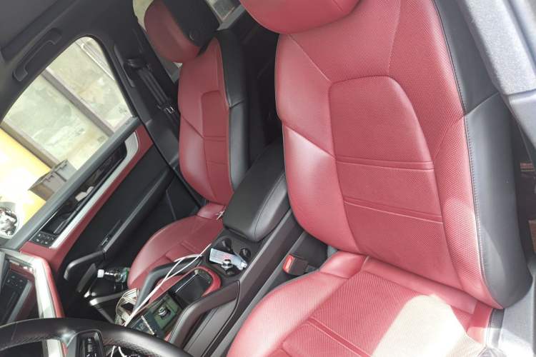 Used Porsche Cayenne 2024 Cayenne 3.0T Left Front Seat