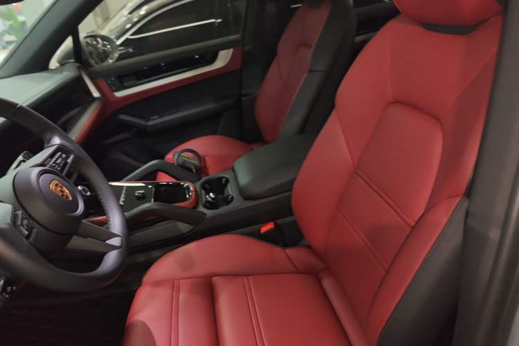 Used Porsche Cayenne 2024 Cayenne 3.0T Left Front Seat