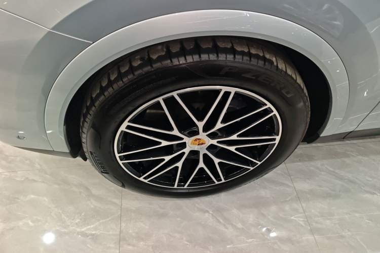 Used Porsche Cayenne 2024 Cayenne 3.0T Left Front Wheel Hub