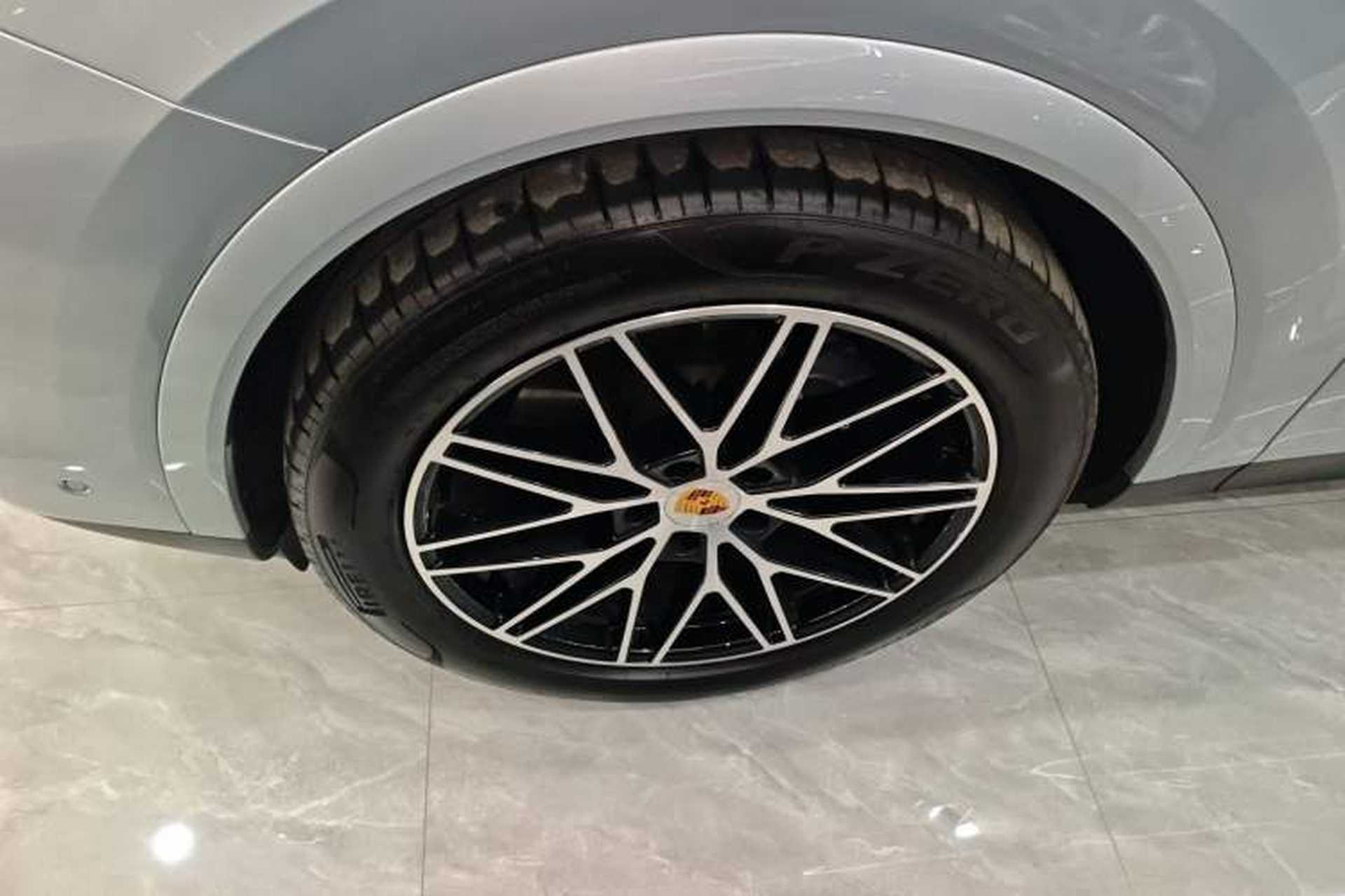 Used Porsche Cayenne 2024 Cayenne 3.0T Left Front Wheel Hub