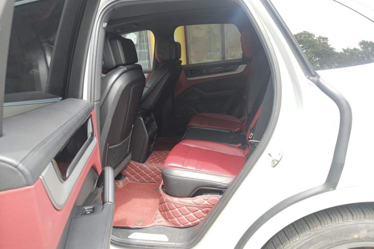 Used Porsche Cayenne 2024 Cayenne 3.0T Left Rear Seat