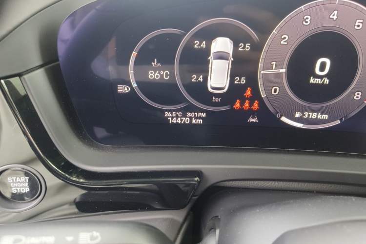 Used Porsche Cayenne 2024 Cayenne 3.0T Odometer Close Up