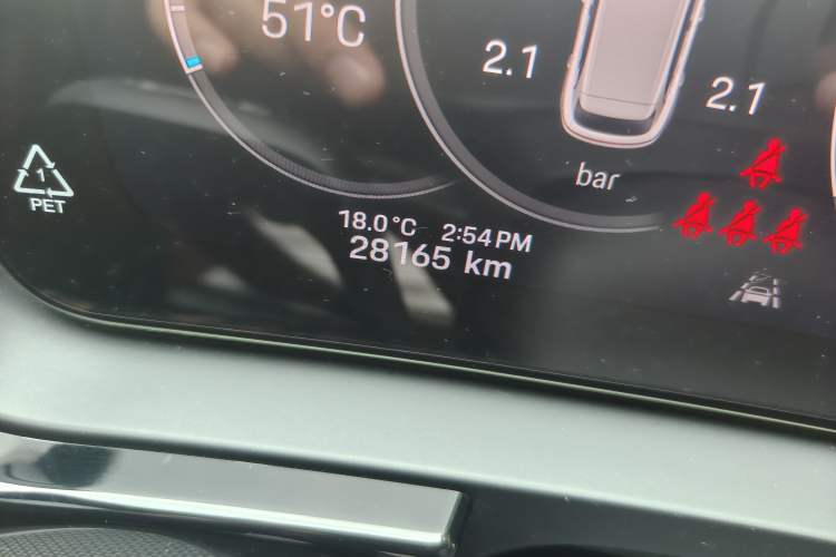 Used Porsche Cayenne 2024 Cayenne 3.0T Odometer Close Up