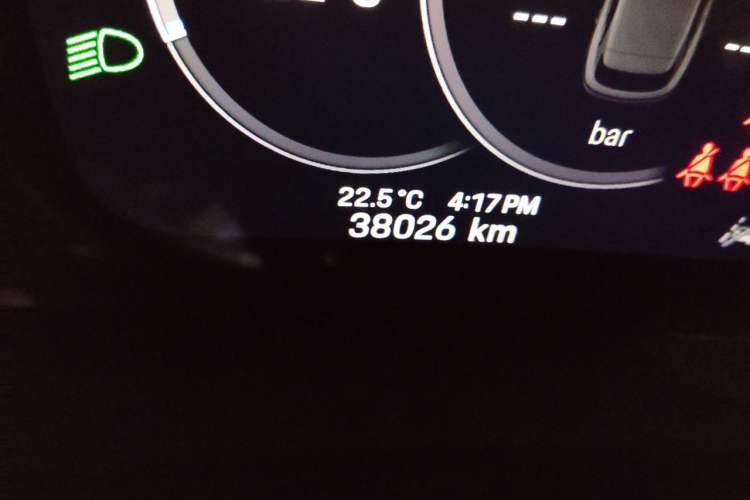 Used Porsche Cayenne 2024 Cayenne 3.0T Odometer Close Up
