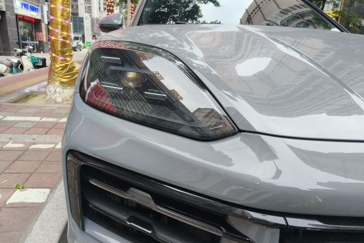 Used Porsche Cayenne 2024 Cayenne Coupé 3.0T Right Front Headlight