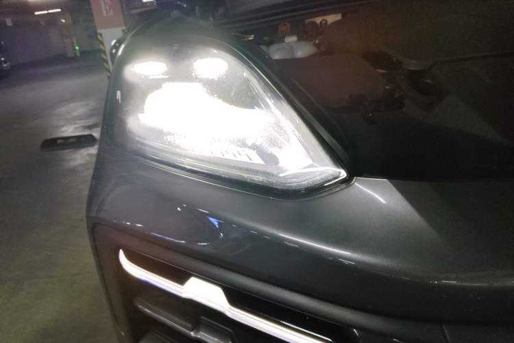 Used Porsche Cayenne 2024 Cayenne 3.0T Right Front Headlight