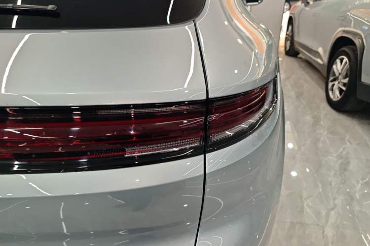 Used Porsche Cayenne 2024 Cayenne 3.0T Right Rear Taillight