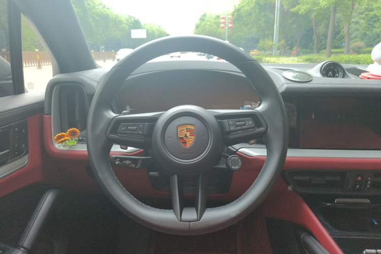 Used Porsche Cayenne 2024 Cayenne 3.0T Steering Wheel
