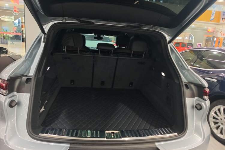 Used Porsche Cayenne 2024 Cayenne 3.0T Trunk