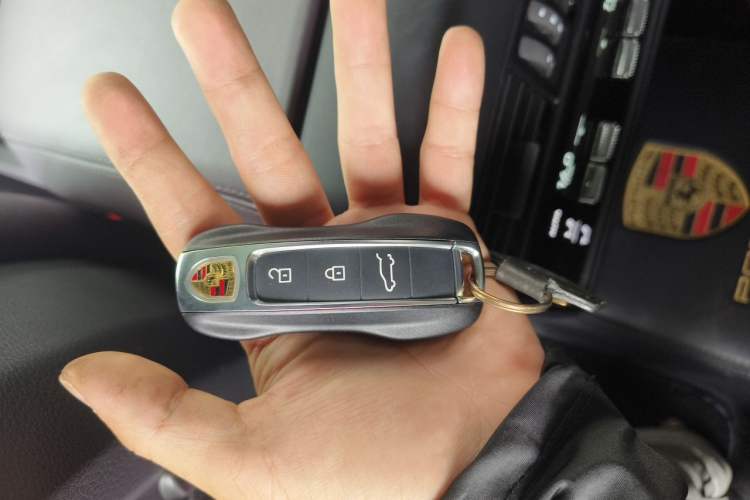Used Porsche Cayenne 2024 Cayenne 3.0T Vehicle Key