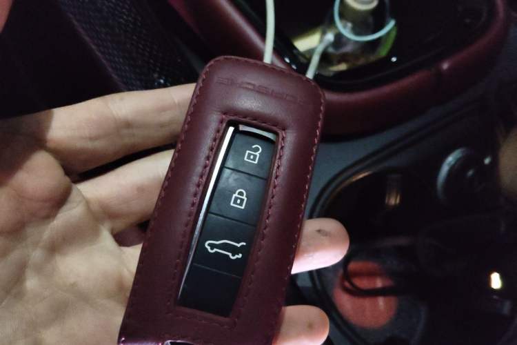 Used Porsche Cayenne 2024 Cayenne 3.0T Vehicle Key