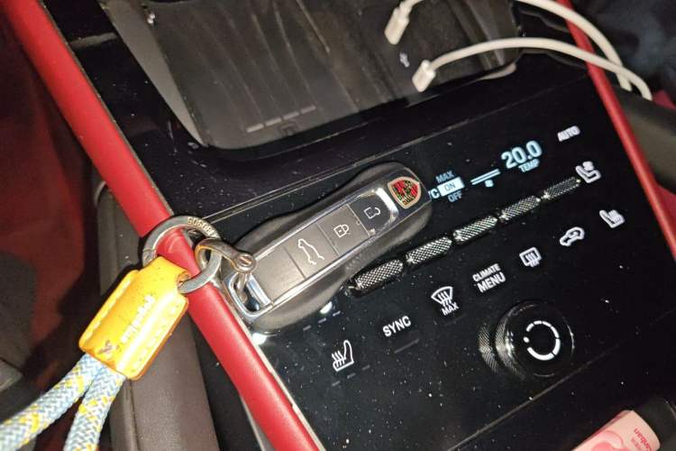 Used Porsche Cayenne 2024 Cayenne 3.0T Vehicle Key