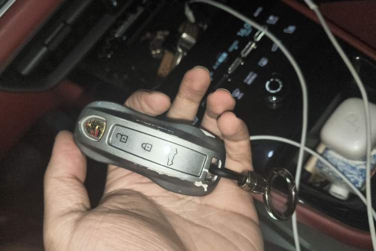 Used Porsche Cayenne 2024 Cayenne 3.0T Vehicle Key