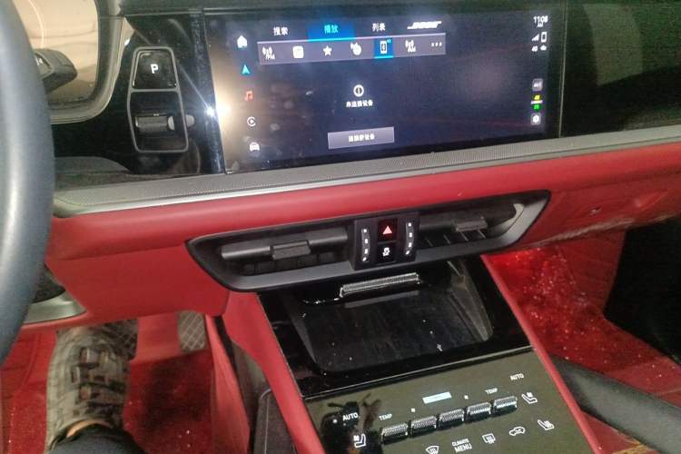Used Porsche Cayenne 2024 Cayenne 3.0T Audio And AC Panel