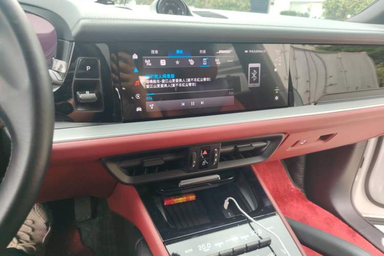 Used Porsche Cayenne 2024 Cayenne 3.0T Audio And AC Panel