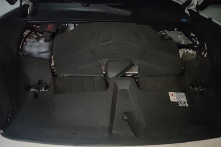 Used Porsche Cayenne 2024 Cayenne 3.0T Engine Bay
