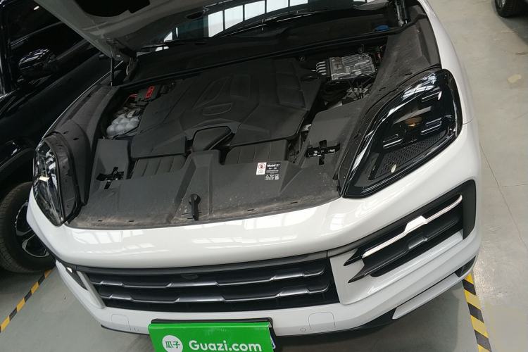 Used Porsche Cayenne 2024 Cayenne 3.0T Engine Bay