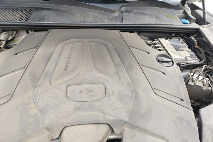 Used Porsche Cayenne 2024 Cayenne 3.0T Engine Bay