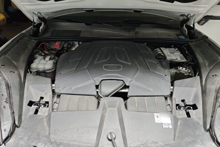 Used Porsche Cayenne 2024 Cayenne 3.0T Engine Bay