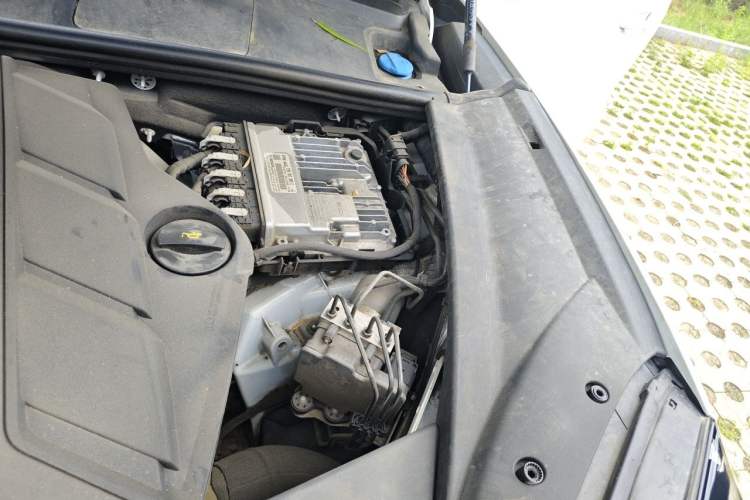 Used Porsche Cayenne 2024 Cayenne 3.0T Engine Bay Left