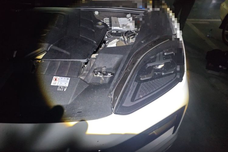 Used Porsche Cayenne 2024 Cayenne 3.0T Engine Bay Left